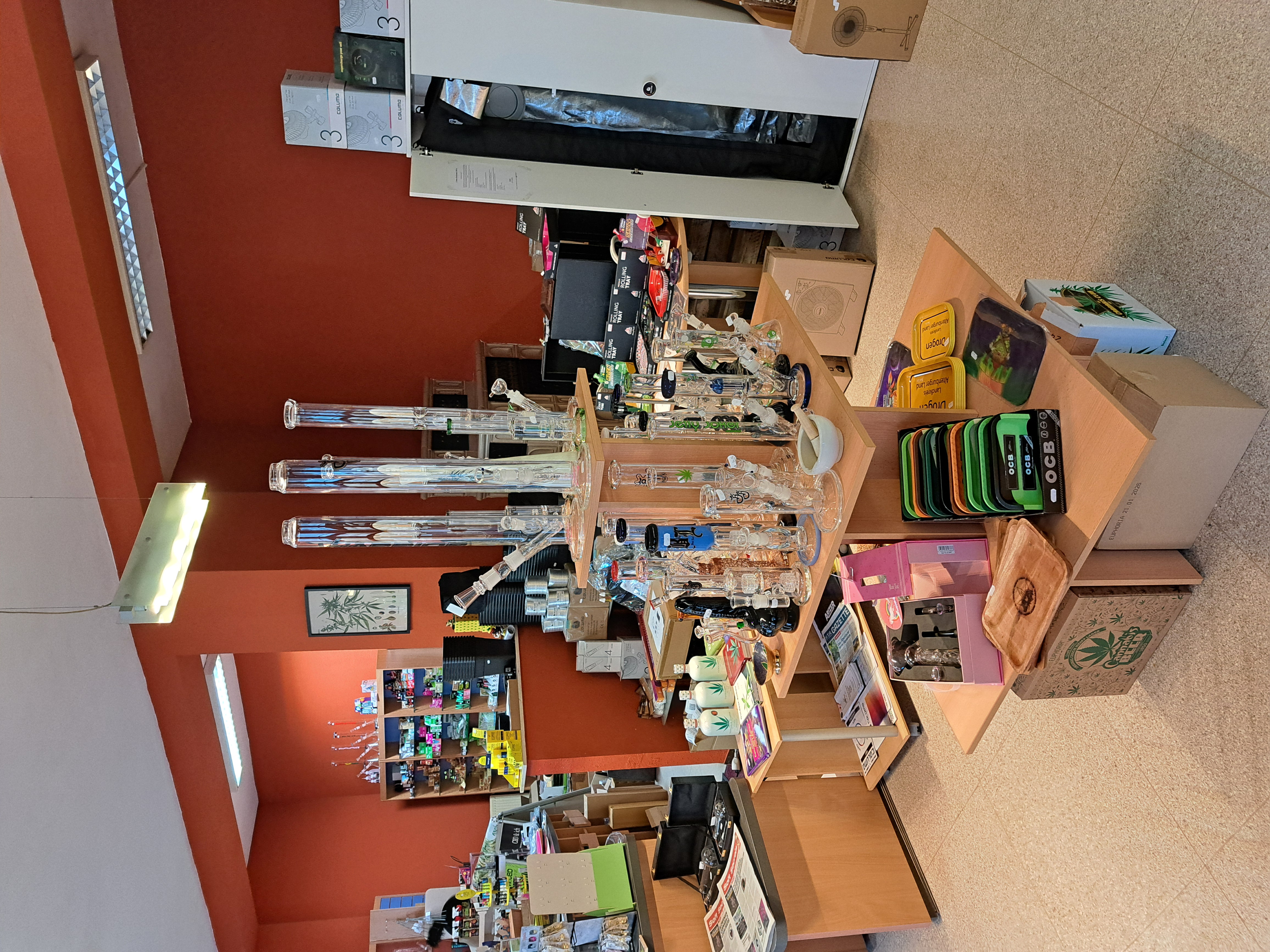 Theke und Präsentation von Glasbongs